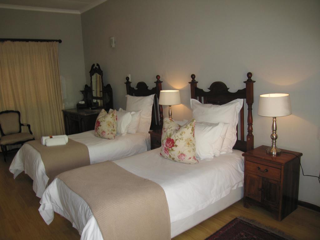 Beaufort Manor Country Lodge Beaufort West Exterior photo